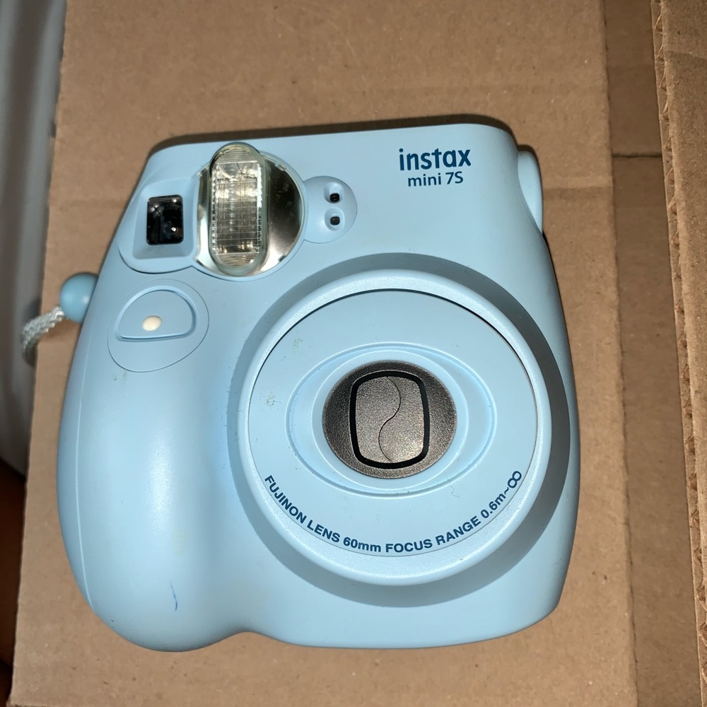 Insta max 75 polaroid ( ACCEPTING OFFERS )